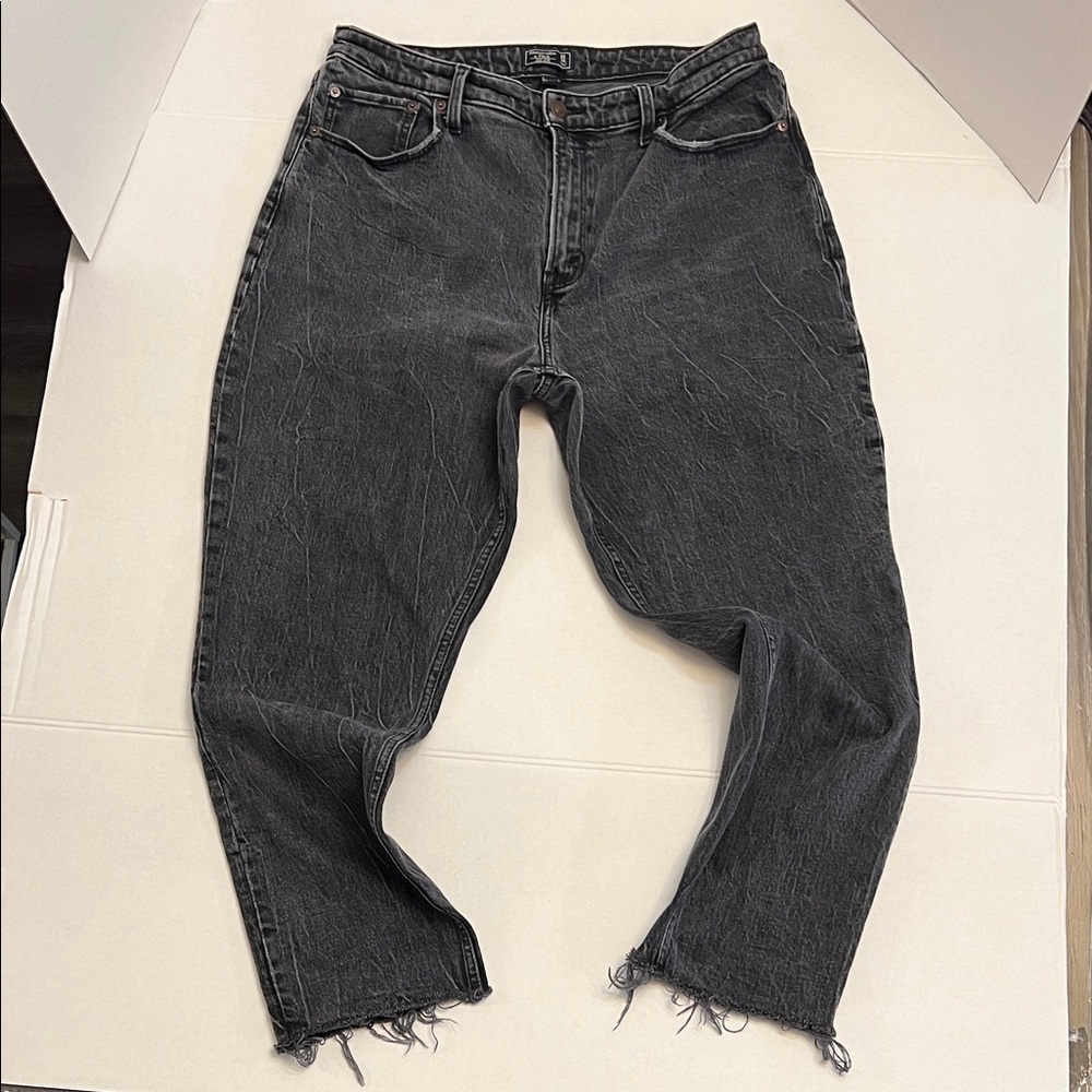 ABERCROMBIE & FITCH HIGH RISE MOM JEANS CURVE LOVE BLACK SIZE 32/14